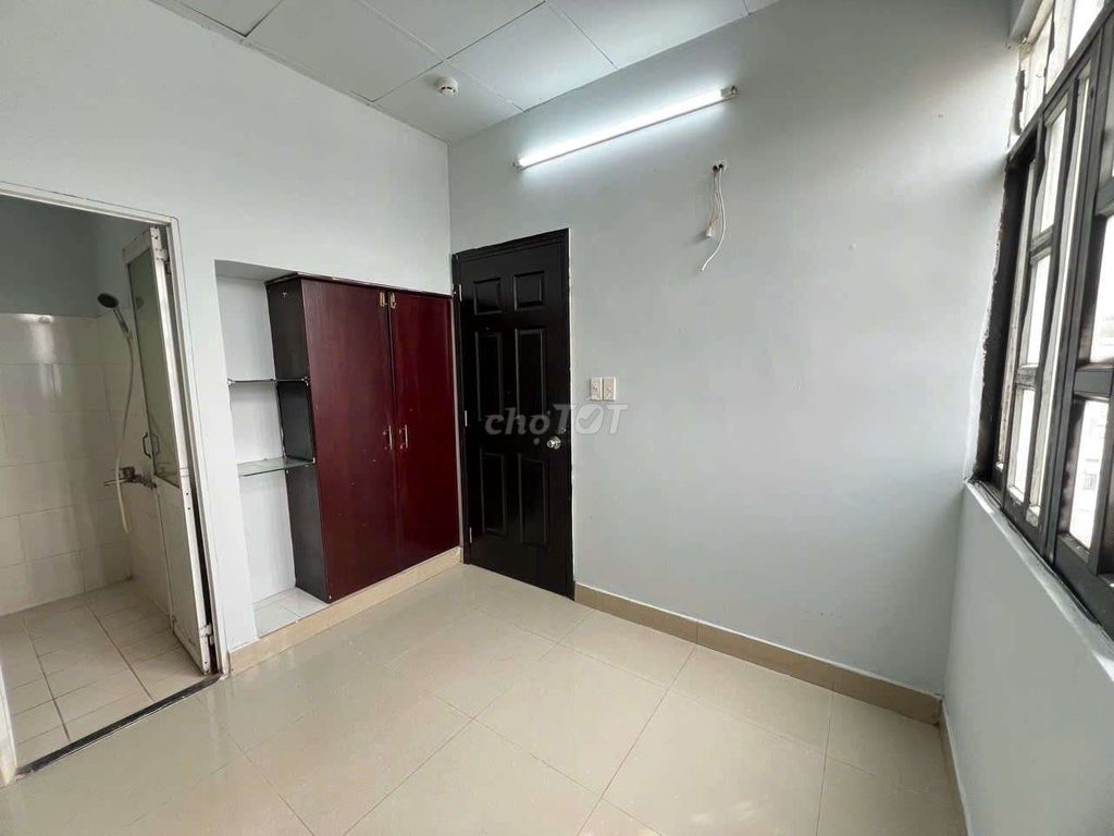 Room Nguyễn Văn Quá