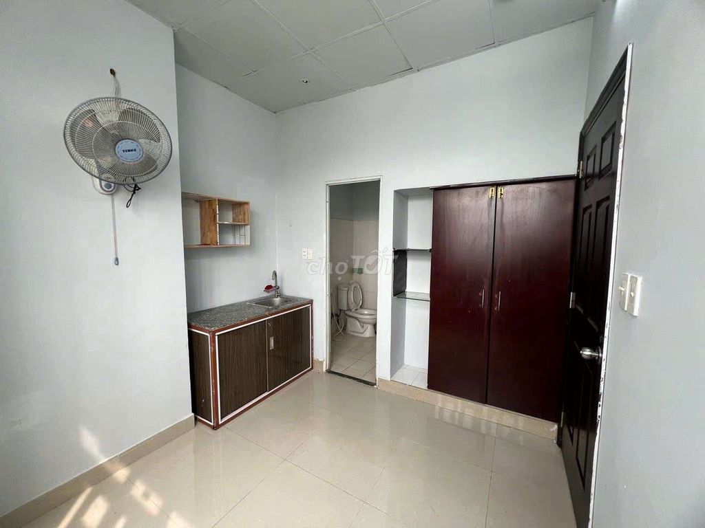 Room Nguyễn Văn Quá