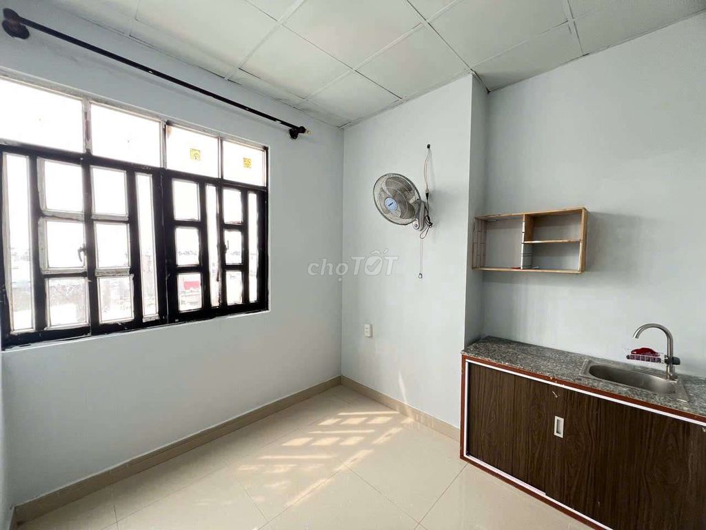 Room Nguyễn Văn Quá