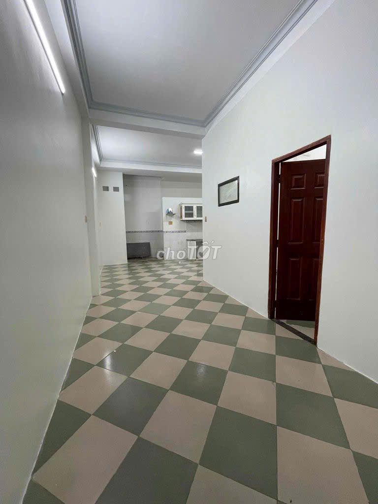 Share the Tere Room to stay or work in the office, start teaching classes.