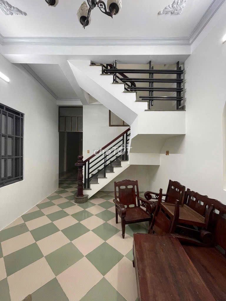 Share the Tere Room to stay or work in the office, start teaching classes.