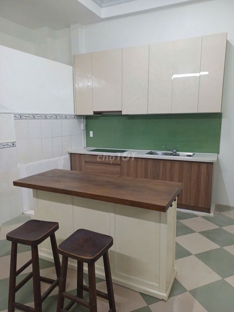 Share the Tere Room to stay or work in the office, start teaching classes.