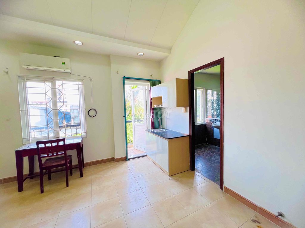 2 bedroom service room right here.