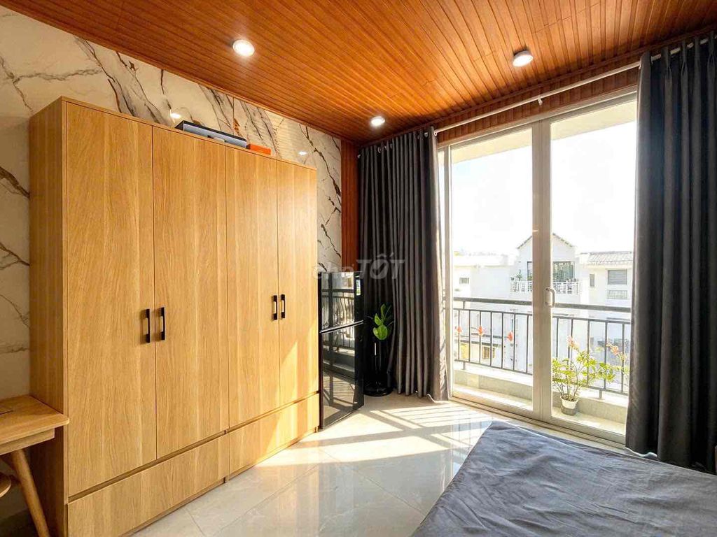 The owner rented the balcony room in blue.