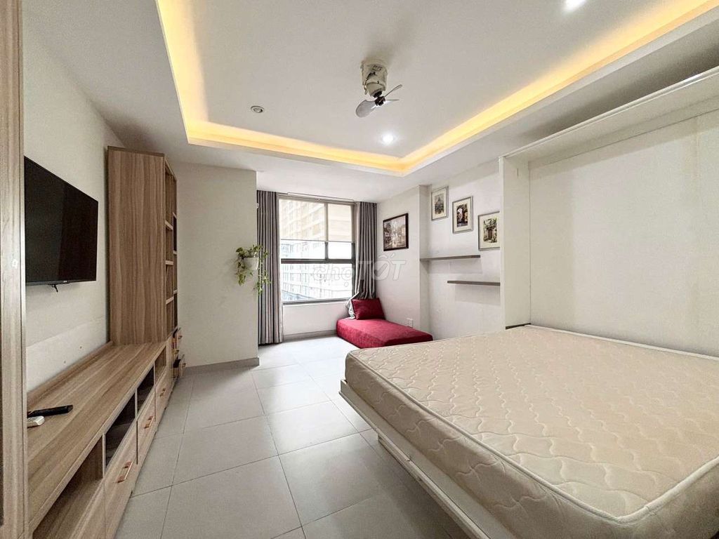 Officetel one bedroom. A toilet full of Novaland Orchard Garden furniture.