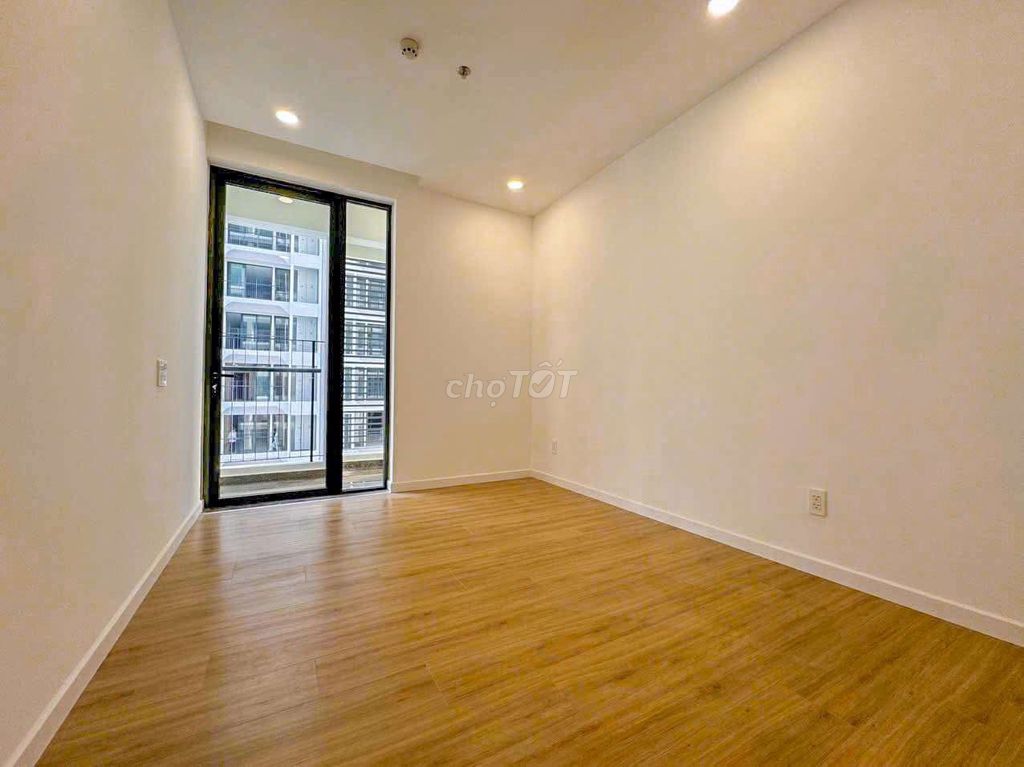 Rent three bedroom three. Three, bathroom area 99 meters high-end interior.