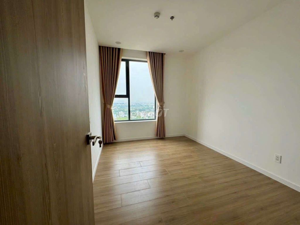 Rent three bedroom three. Three, bathroom area 99 meters high-end interior.