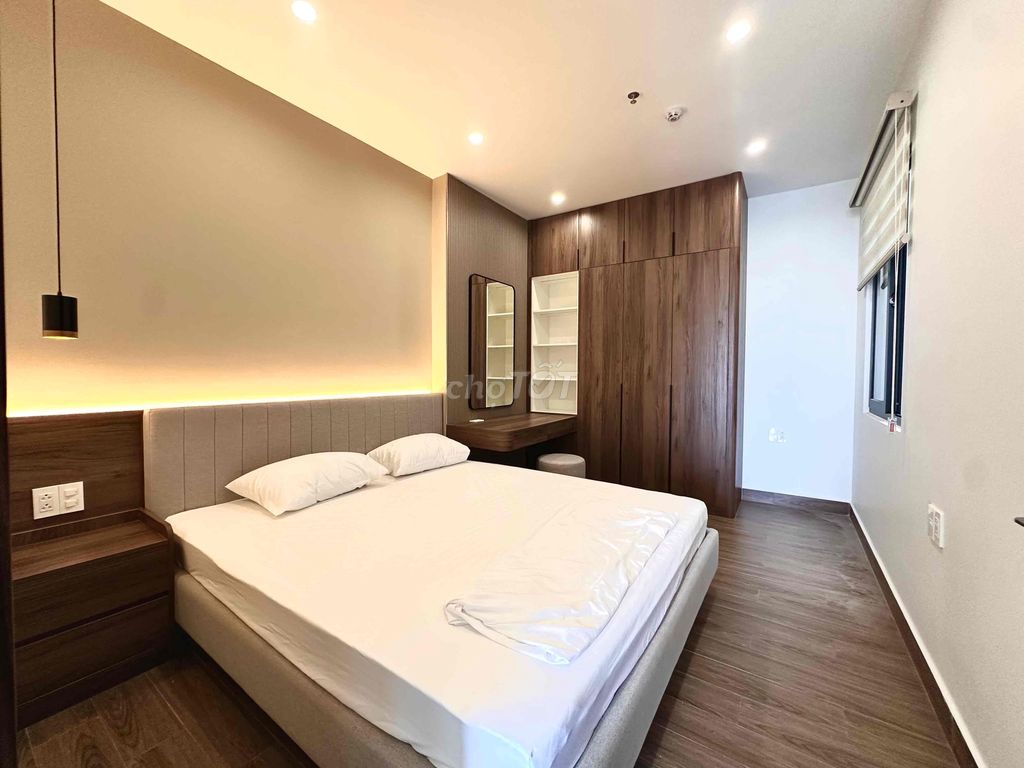 Rent a service apartment. A full interior bedroom.