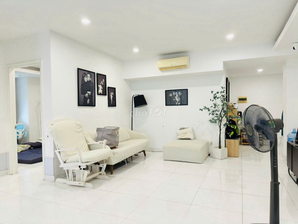 need to rent quickly: apartment 120 M2 (3 bedroom - 2 toilets) Ruby Garden Tân Bình