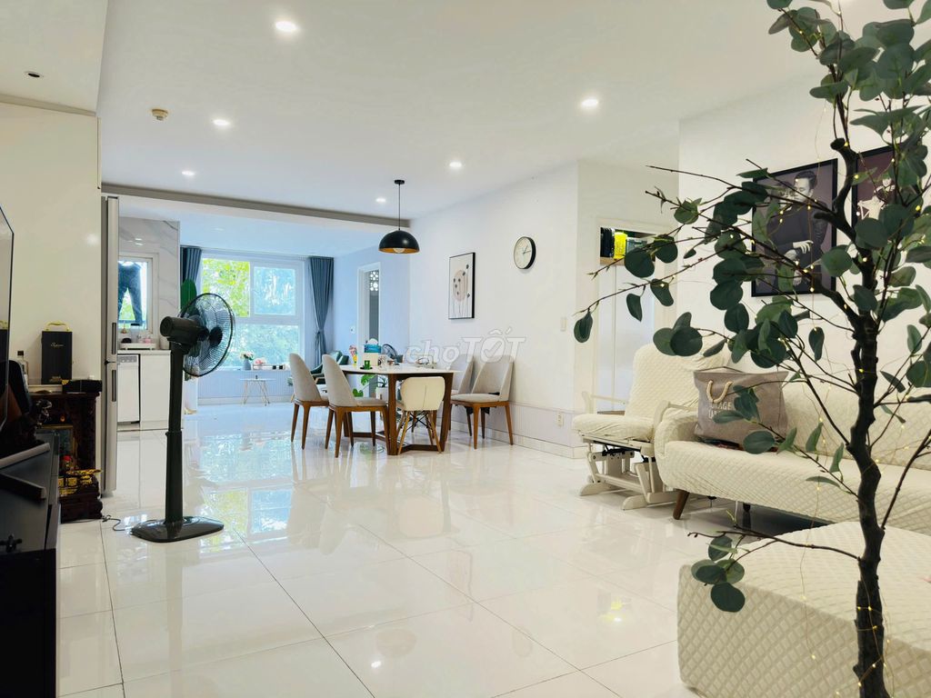 need to rent quickly: apartment 120 M2 (3 bedroom - 2 toilets) Ruby Garden Tân Bình