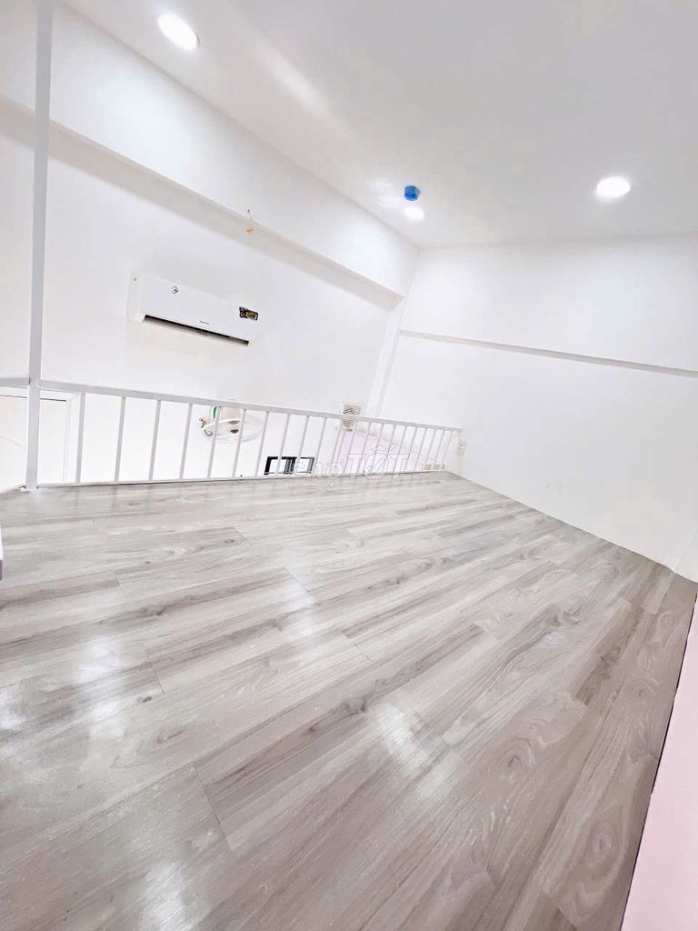 Renting room at 4 million and a half-- near sala.