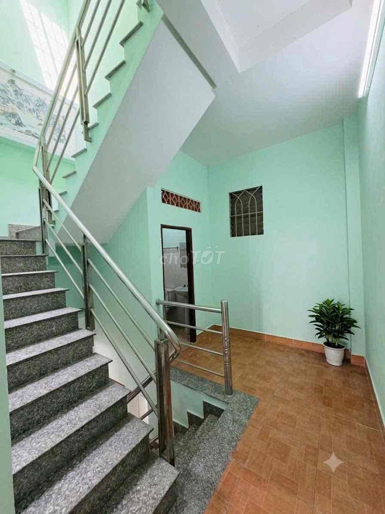 4 X12-3 floors -3 bedroom -3 toilets