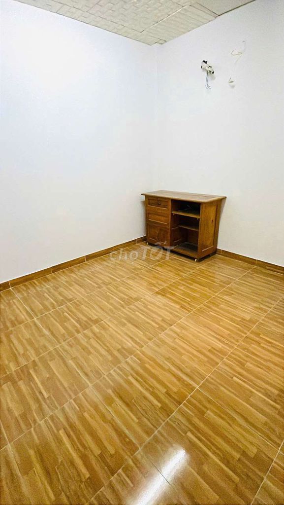 building the corner of two rooms.