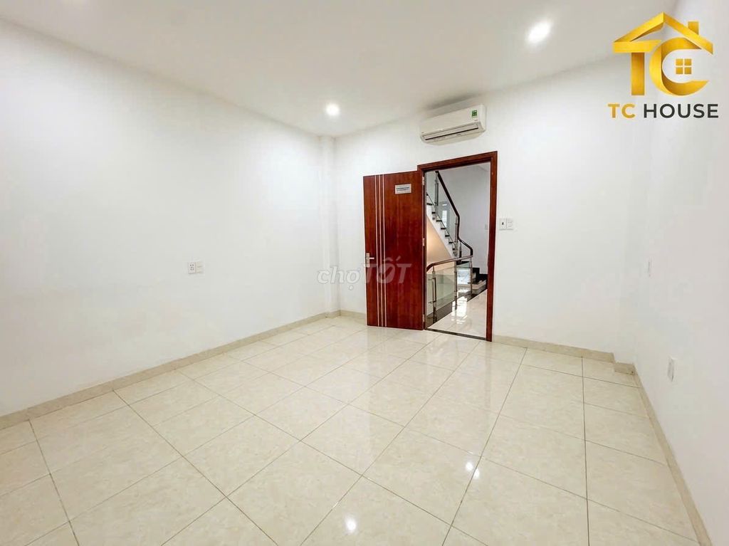 Rent a Bình Lợi, Bình Thạnh. area 4 x20 meters. There are four bedrooms. It costs 22 million a month.
