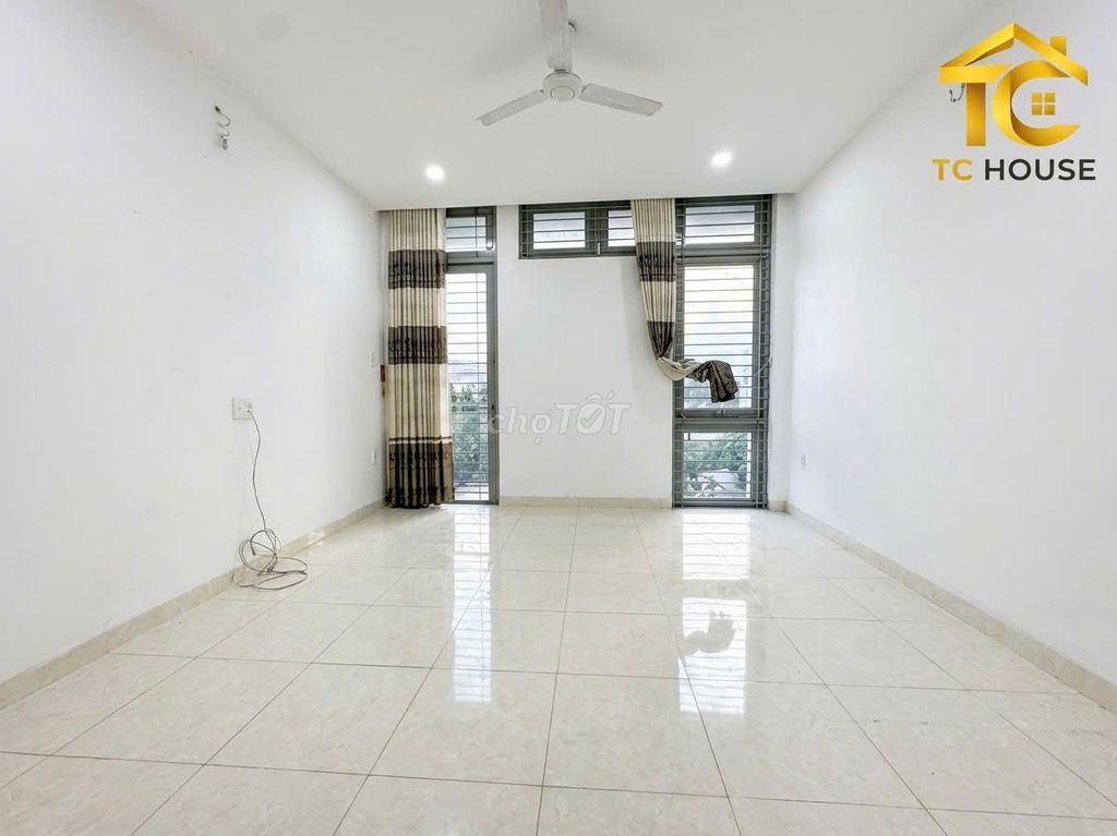Rent a Bình Lợi, Bình Thạnh. area 4 x20 meters. There are four bedrooms. It costs 22 million a month.
