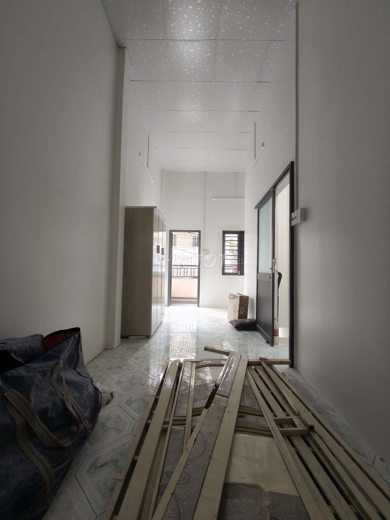 The new house is 100% off the corner of three Hậu Giang.