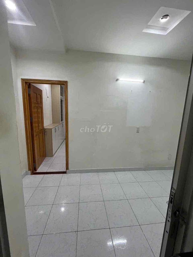 Rent 1325/ Phan Văn Trị-710 Gò Vấp 4 meters 8 meters 2 bedrooms through 2 toilets