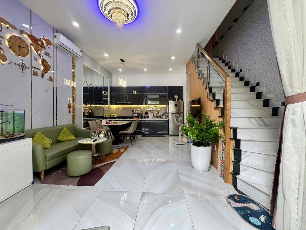 Nice alley house. The interior car. Just carry the suitcase into In