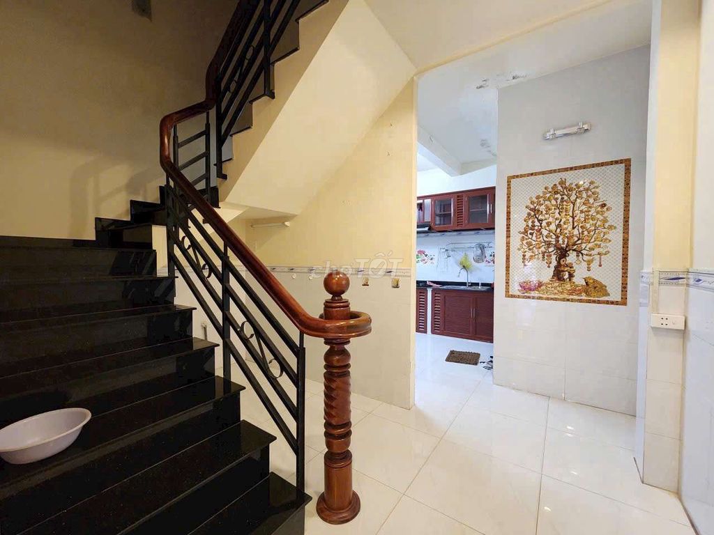 Nice house - three bedrooms, two toilets - 9 million