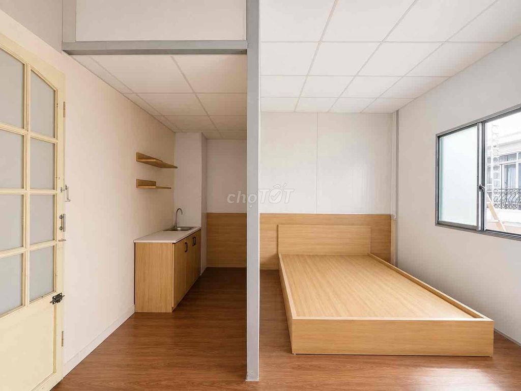 Two empty bedrooms. Come in.