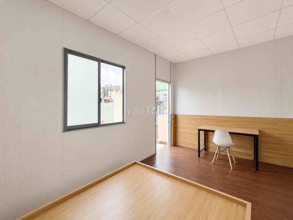 Two empty bedrooms. Come in.