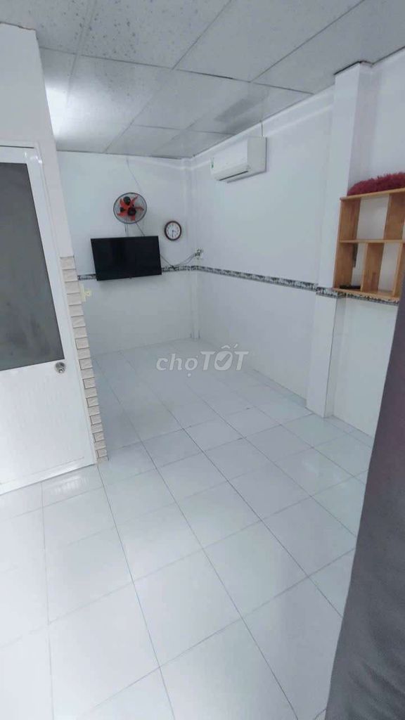 Rent room 1216/19 A Nam Kỳ Khởi Nghĩa P.X.C.