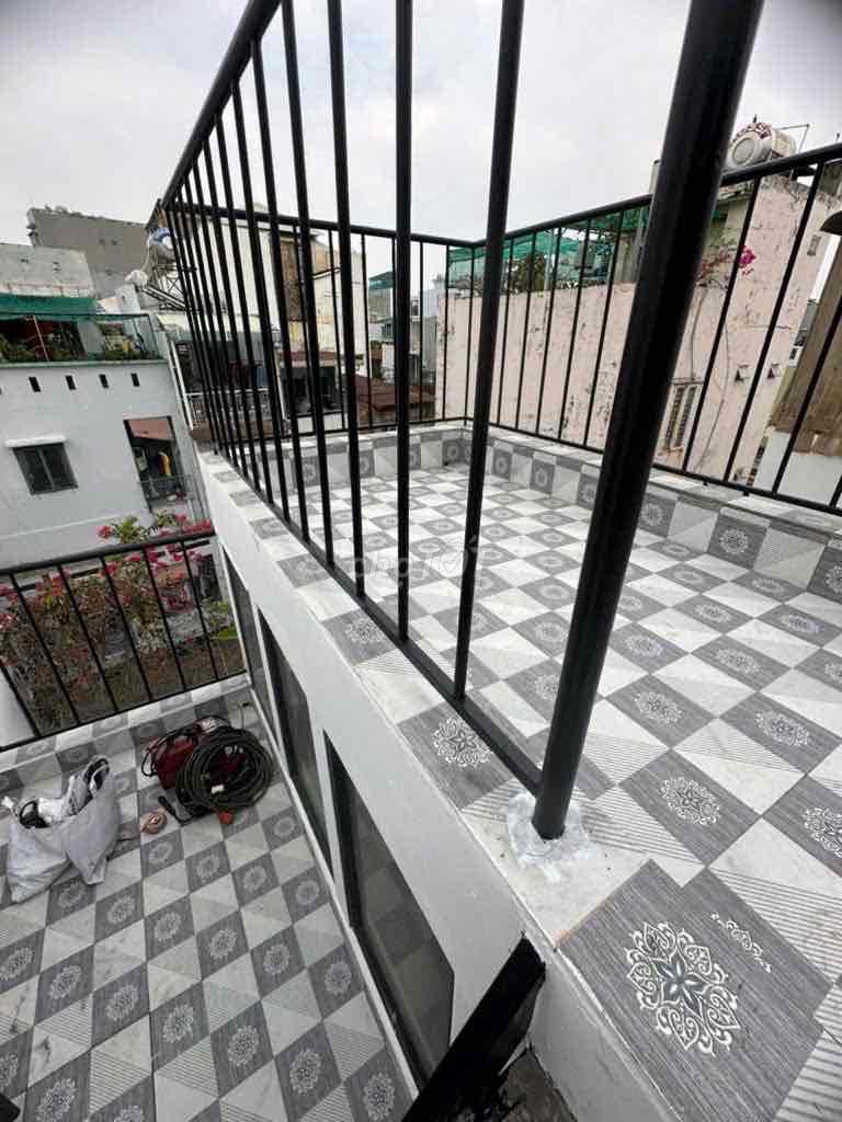 The three-way Phan Ho-Cầm Bá Thước Phú Nhuận 5 x 4th 1 ground, 2 stories,