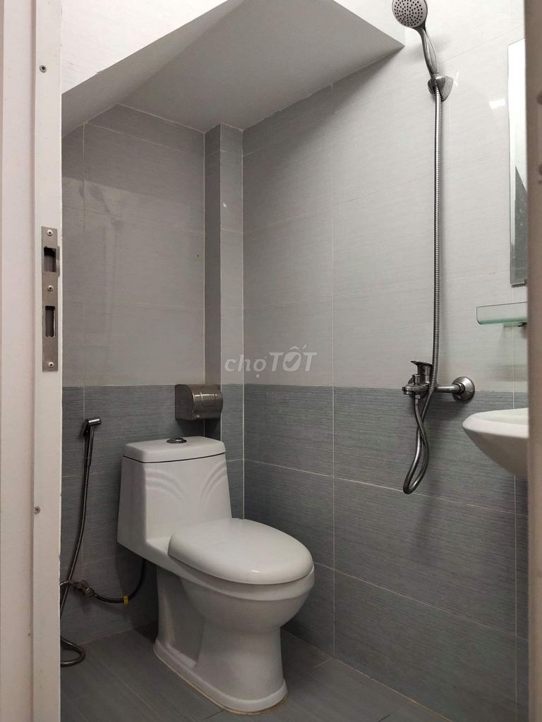 Rent an alley 200 Lê Văn Lương, F Tân Hưng, two bedrooms, one air conditioning.