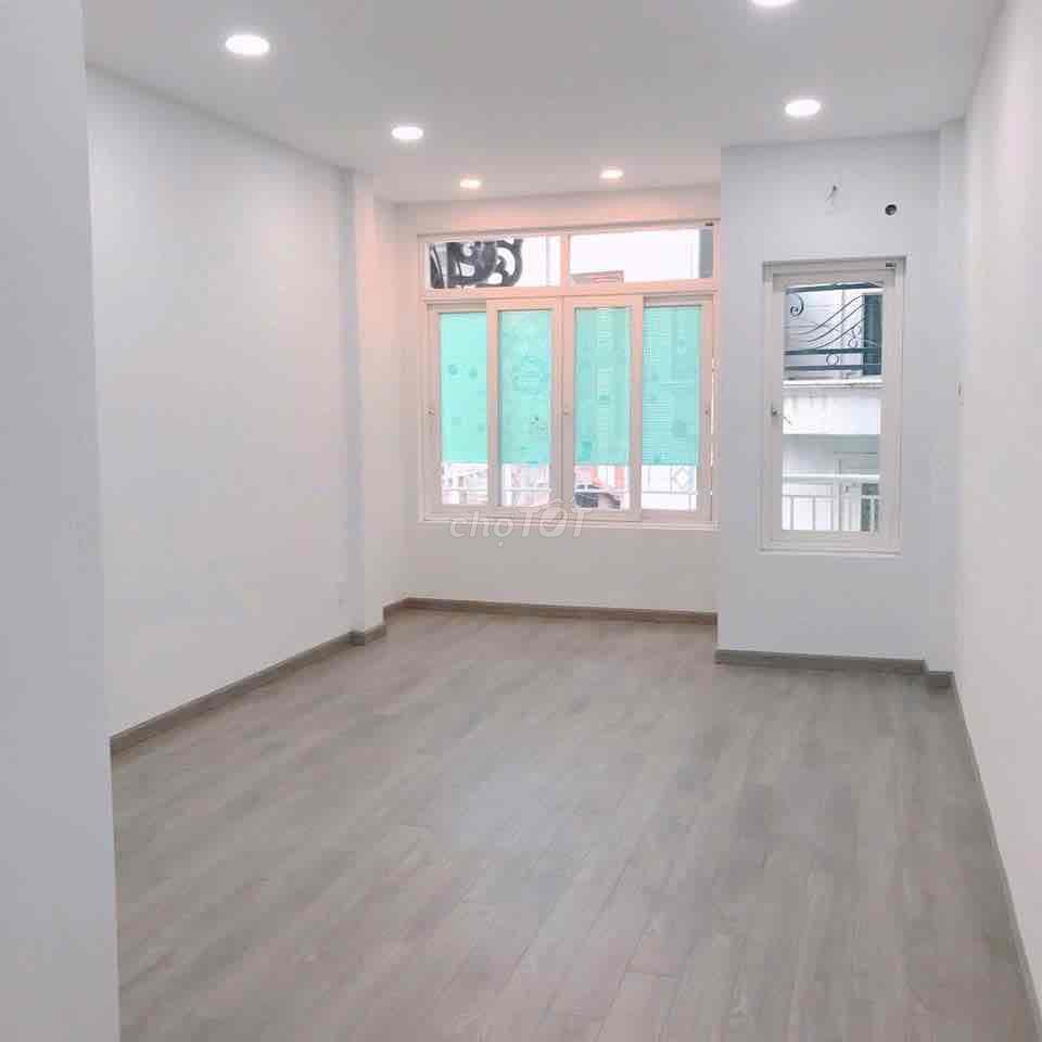 Rent the original house-- Trần Quang Khải, District 1.