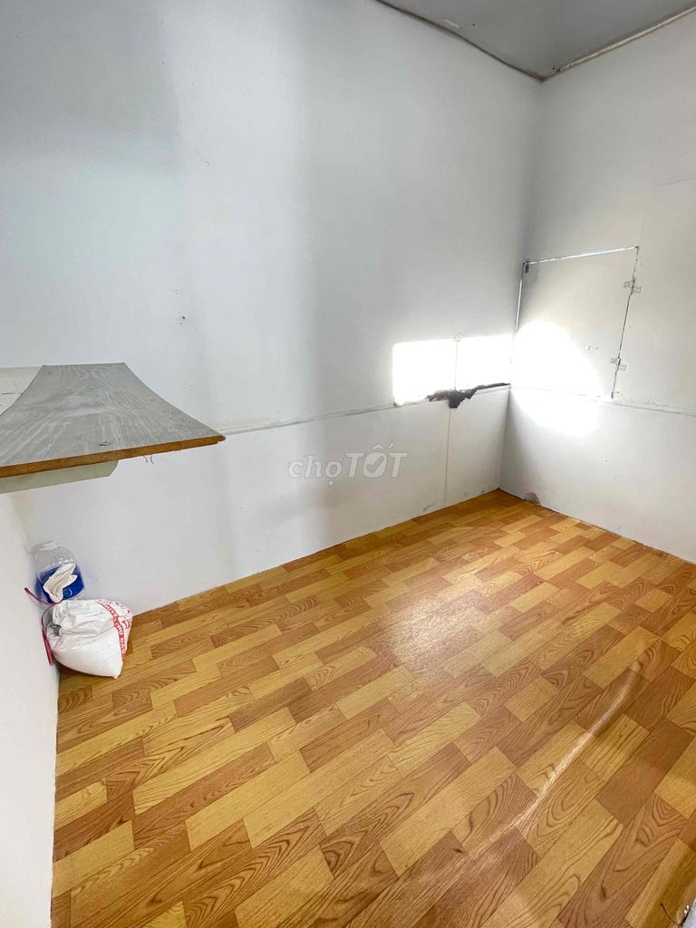 Two rooms left for rent.