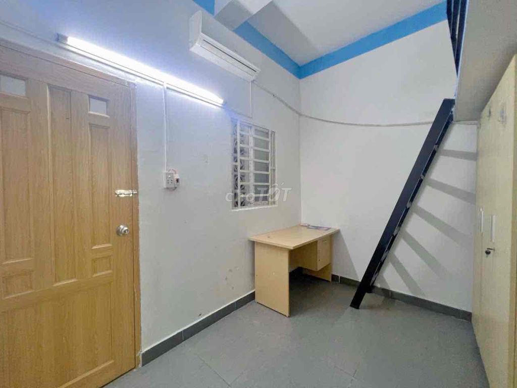 Cheap motel room right intown - airline academy, Tân Bình.