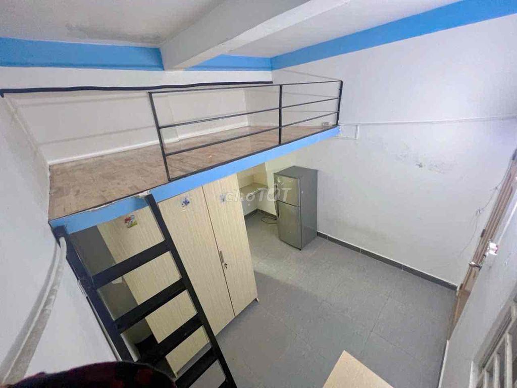 Cheap motel room right intown - airline academy, Tân Bình.