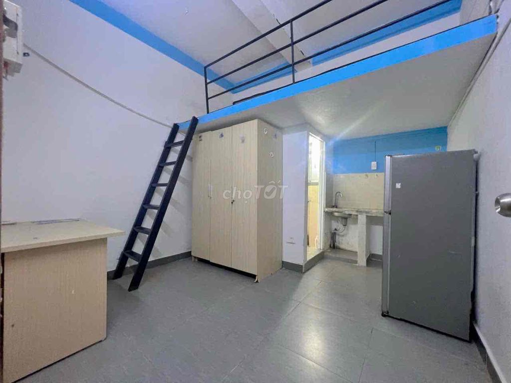 Cheap motel room right intown - airline academy, Tân Bình.