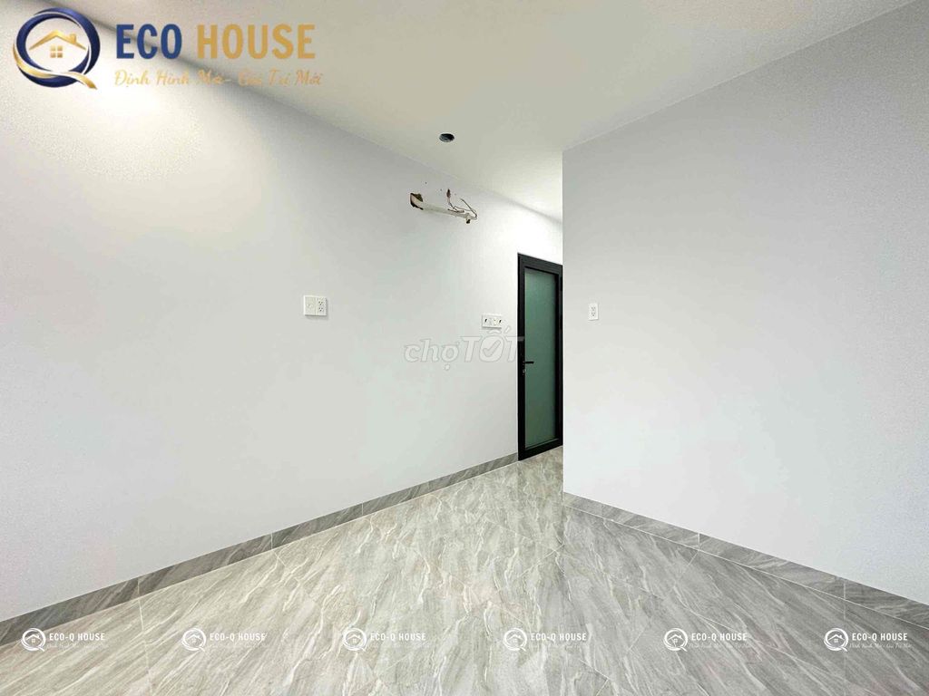 The new service apartment is located right down by four.
