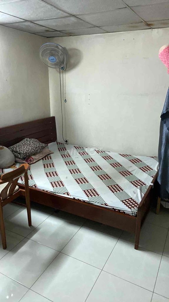 Rent room 2 million 3 next to the Park of Family