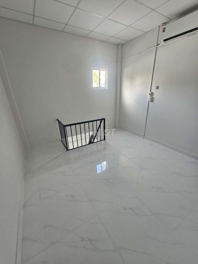 Room 9 meters 2 11 meters 2nd floor