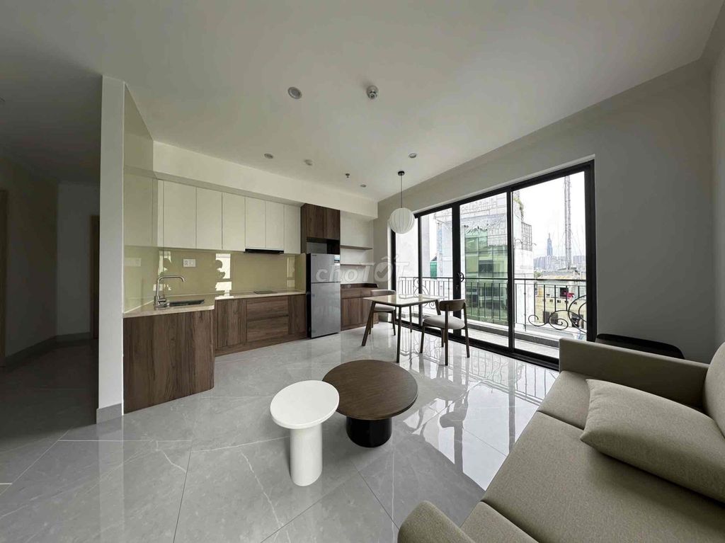 apartment 1 new bancol suite 100 hundred foot 2 on the edge of the czar, many light.