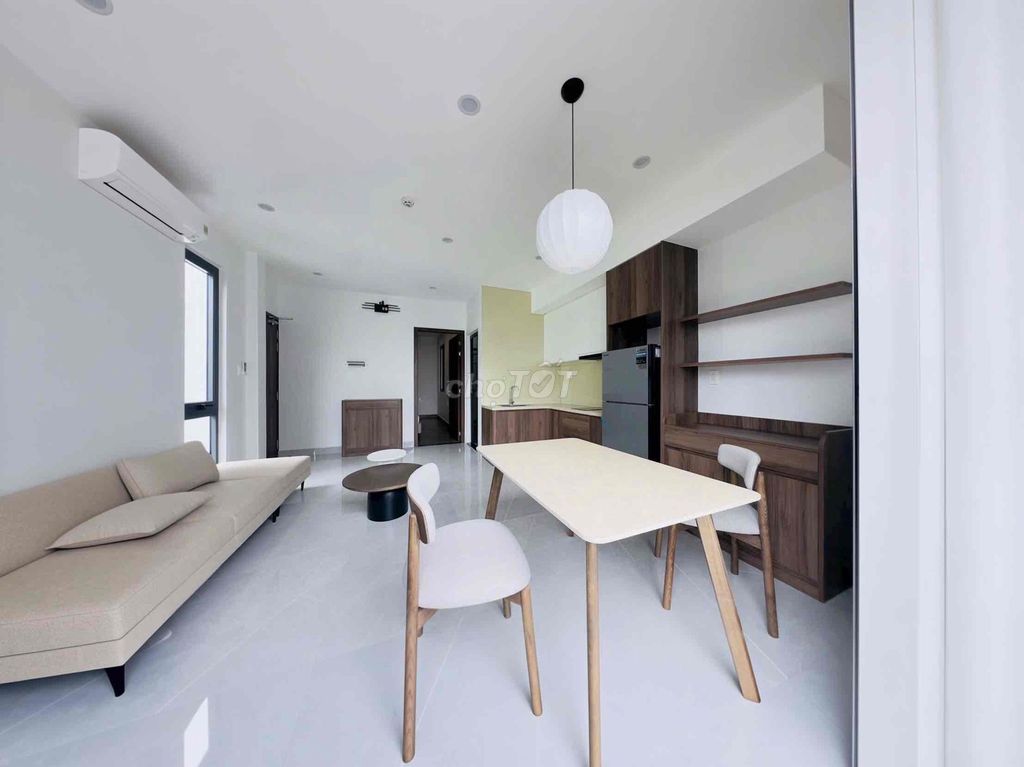 apartment 1 new bancol suite 100 hundred foot 2 on the edge of the czar, many light.