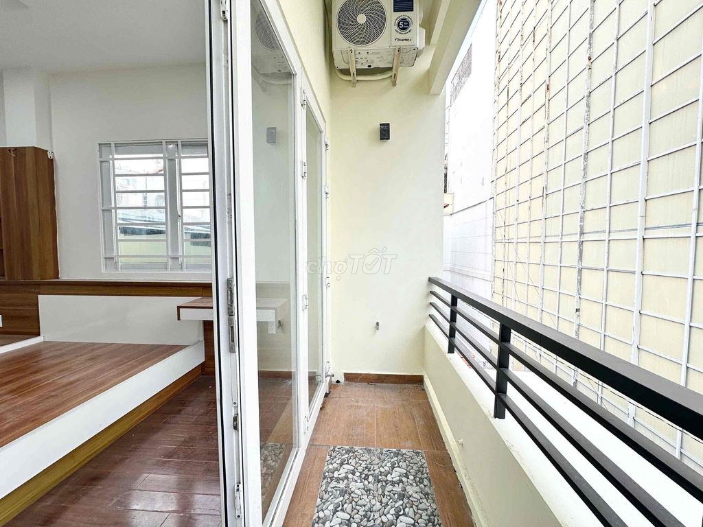 The new balconies are 100% full of Phand Long furniture near the coast, District 1.
