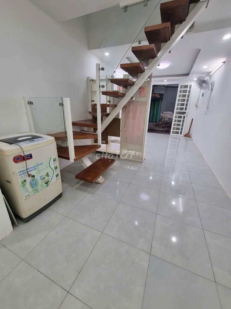 renting the entire trần đình xu place, P. Nguyễn Cư Trinh, District 1.