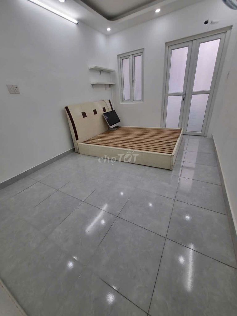 renting the entire trần đình xu place, P. Nguyễn Cư Trinh, District 1.