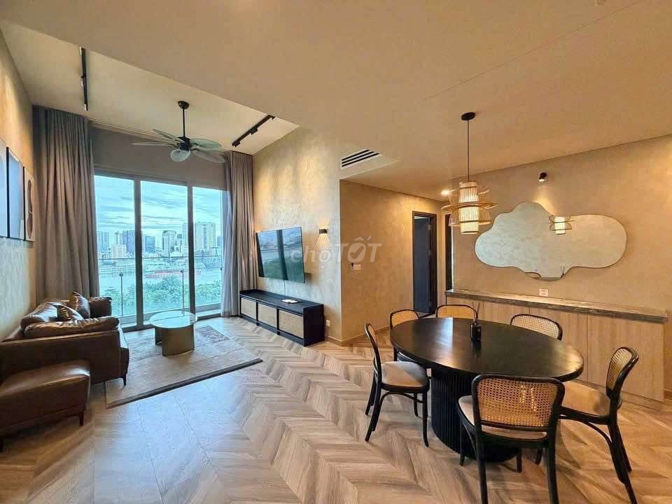 The apartment is a balcony bedroom full of Sư Vạn Hạnh County 10 near the Great Hall of Mall.