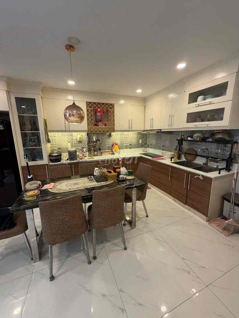 Rent the entire Lê Trực, 7th Street, Q. Bình Thạnh