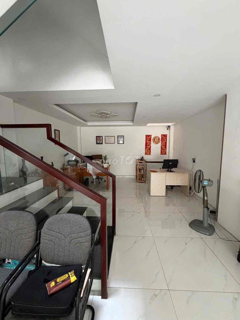Rent the entire Lê Trực, 7th Street, Q. Bình Thạnh