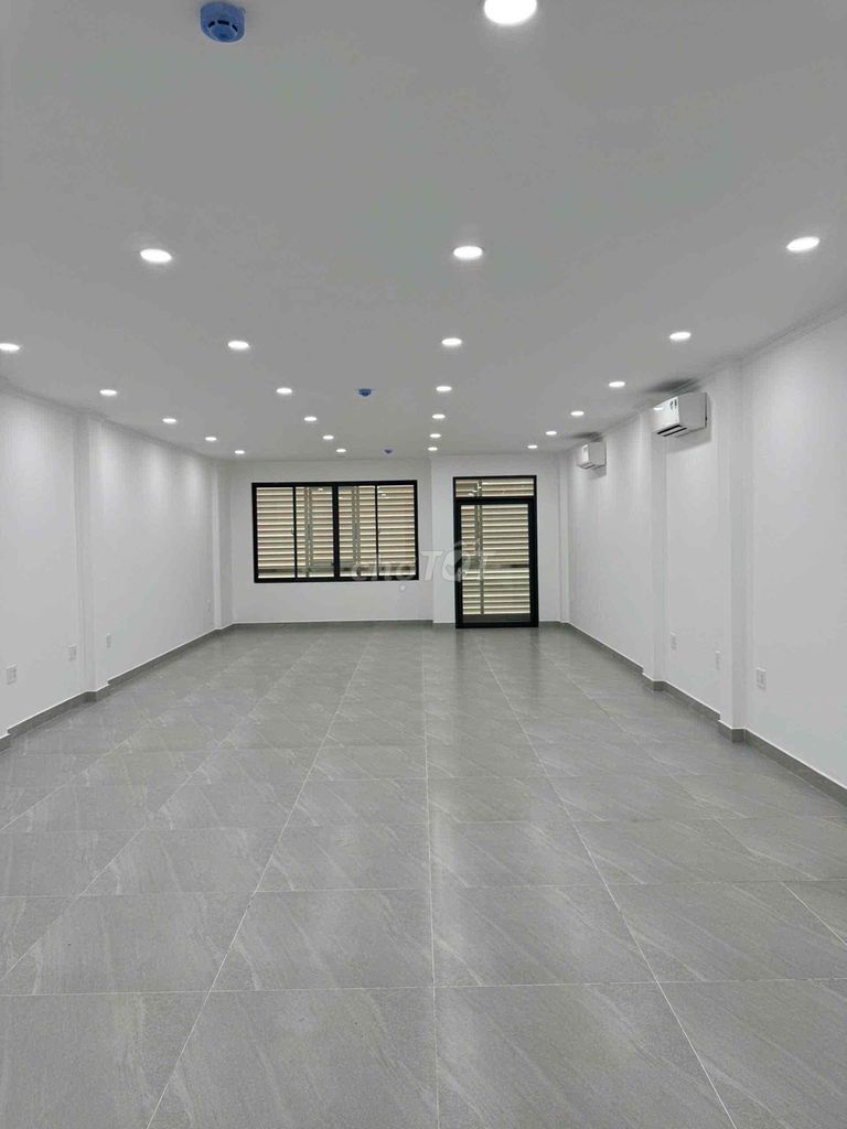 Rent a building. 1 Trường Sa-719 Bình Thạnh.