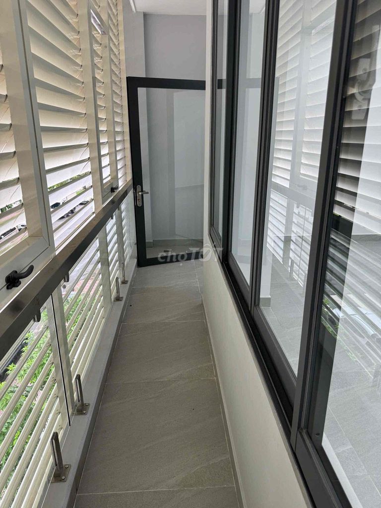Rent a building. 1 Trường Sa-719 Bình Thạnh.