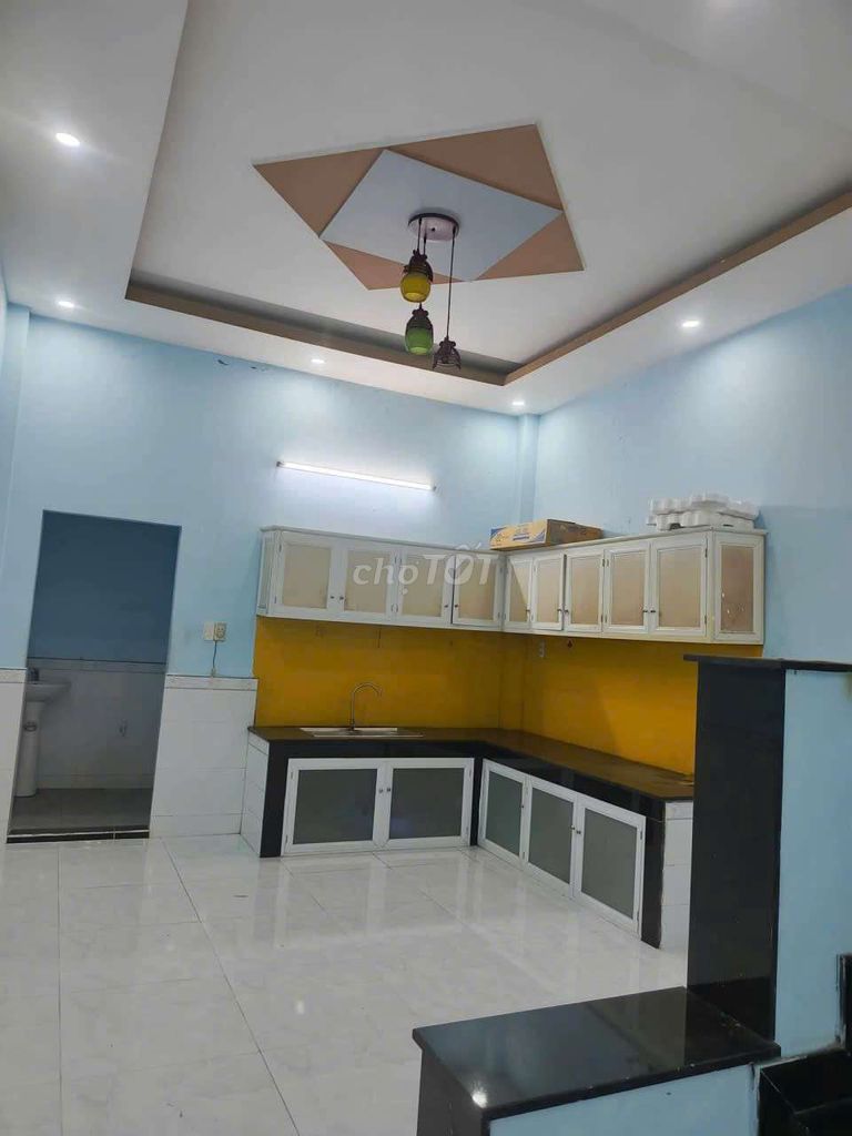 Let's rent a four-by-four-four-story cash out of the empty Vĩnh Lộc A