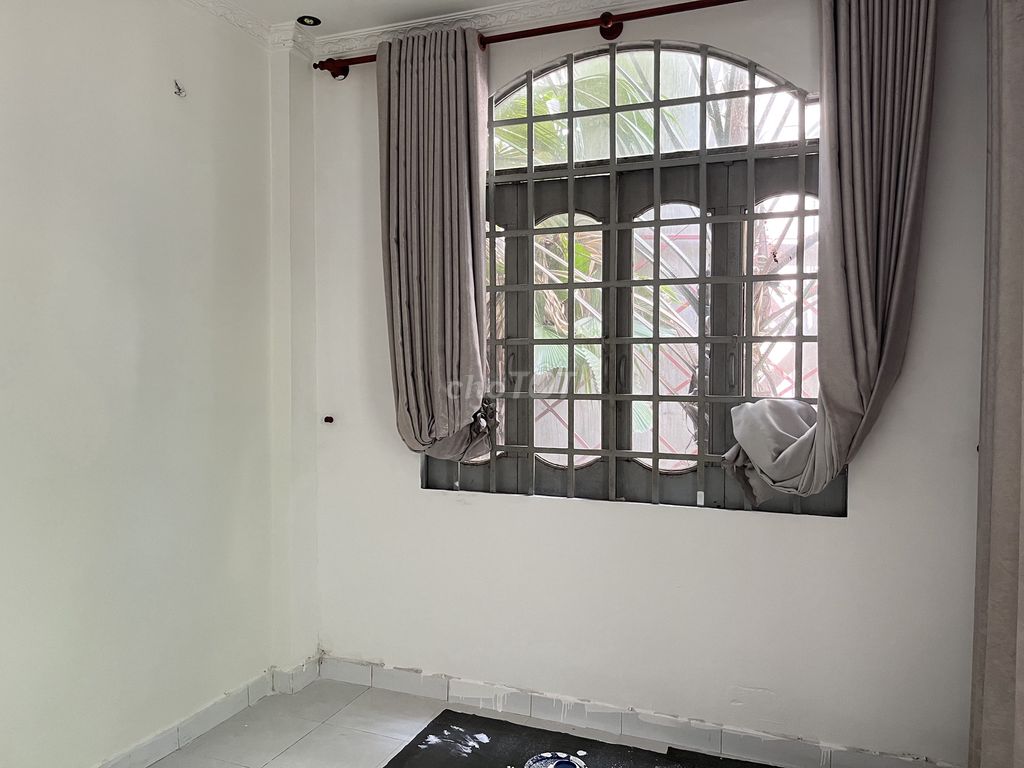 Rent the original house - private route - near the school -metro–the hospital