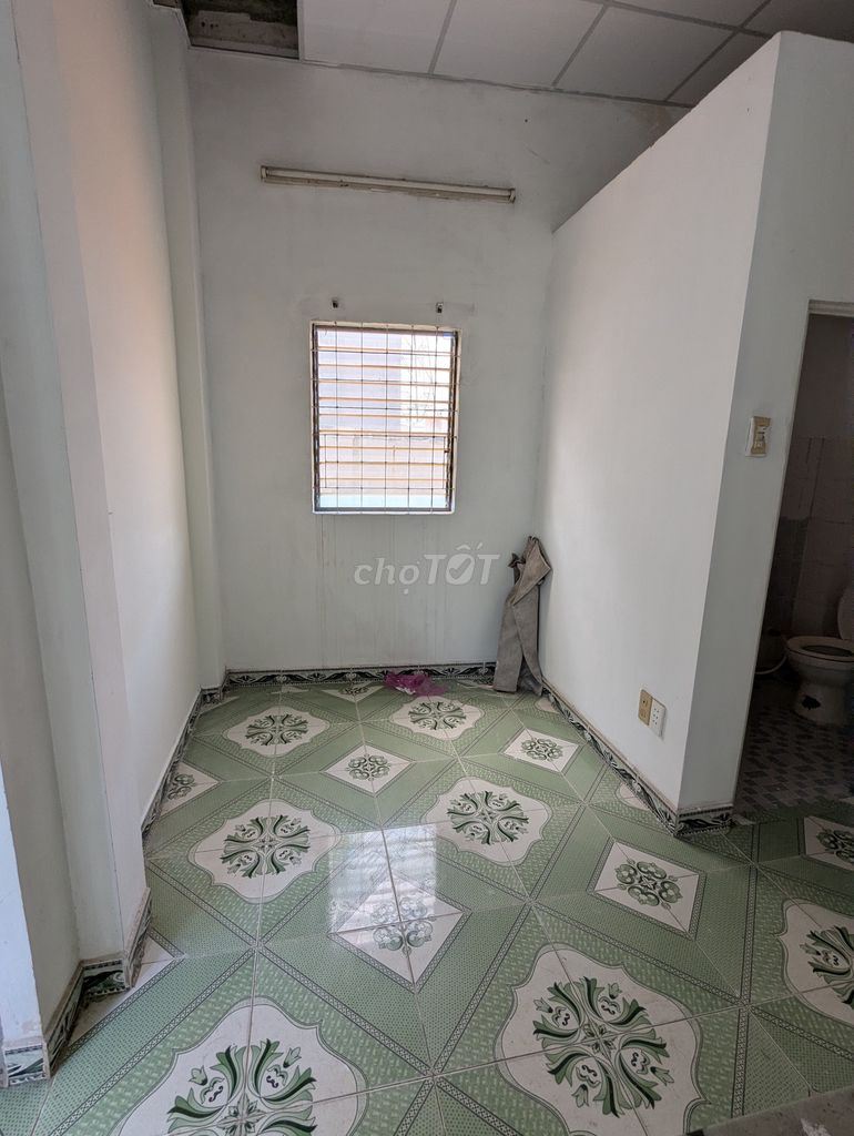 Rent the original house - private route - near the school -metro–the hospital