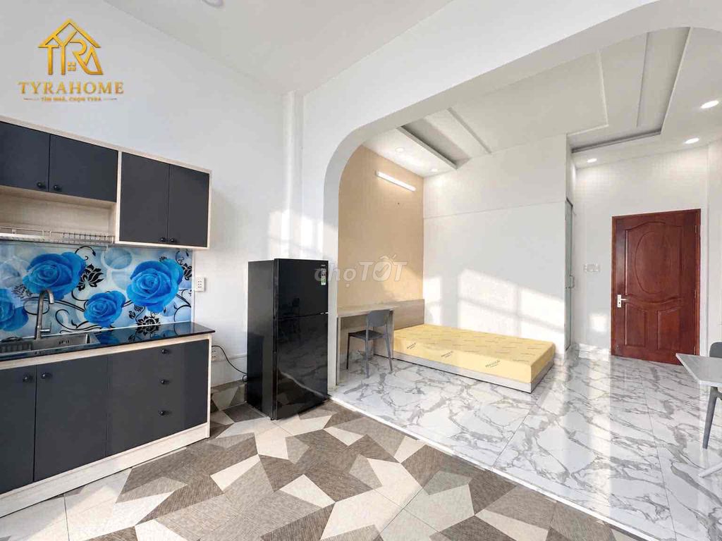 Nguyễn Kiệm cool balcony studio, Phú Nhuận